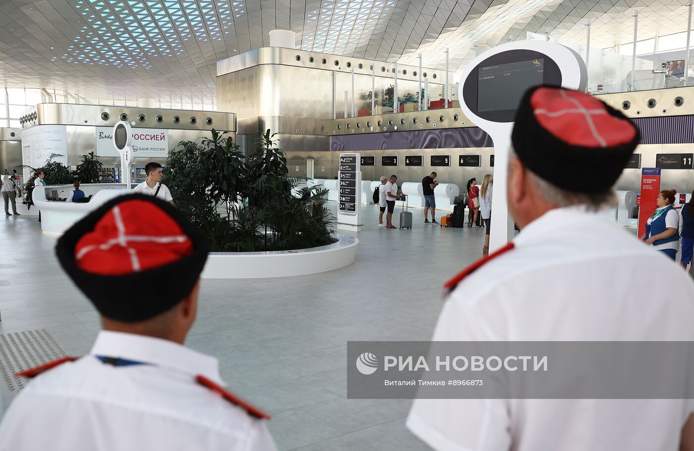 Прибытие первого рейса в аэропорт Геленджика после возобновления работы