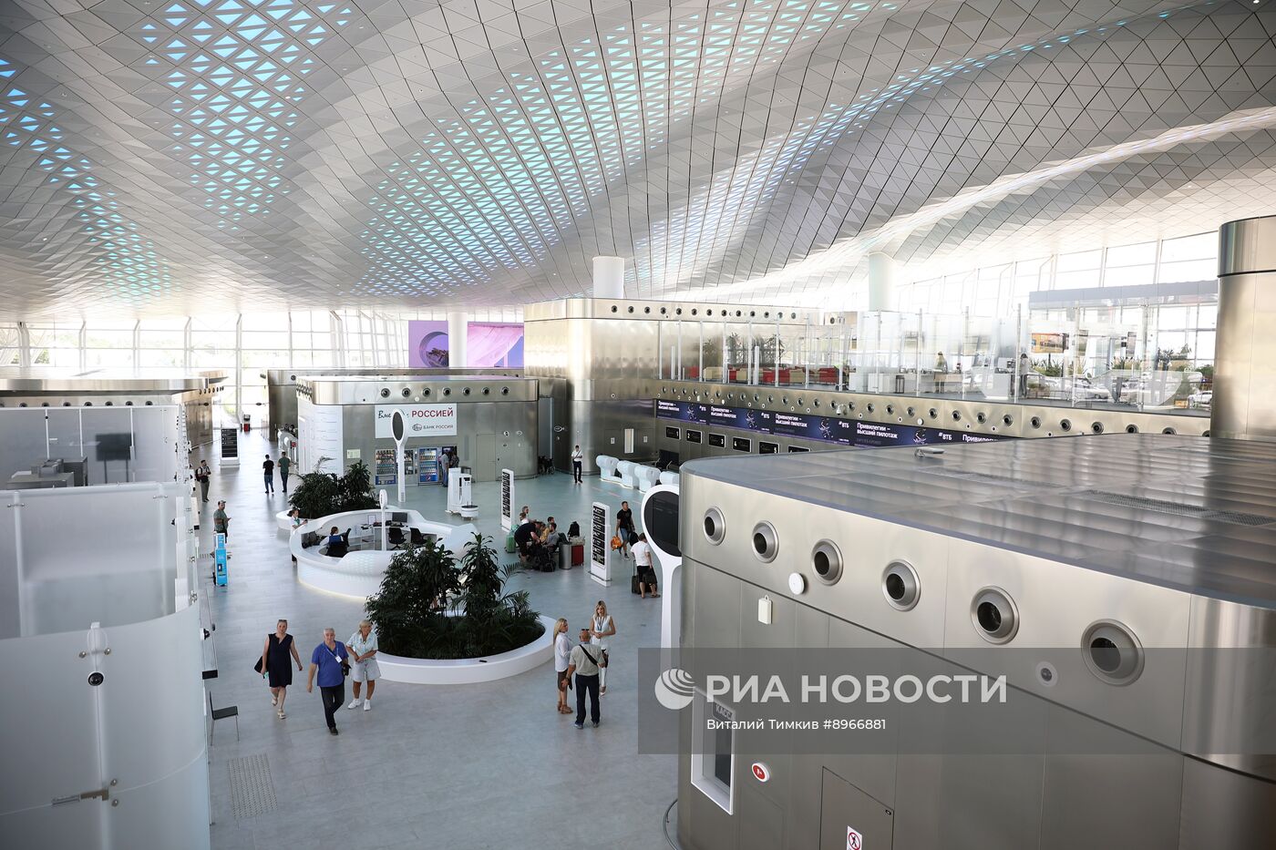 Прибытие первого рейса в аэропорт Геленджика после возобновления работы