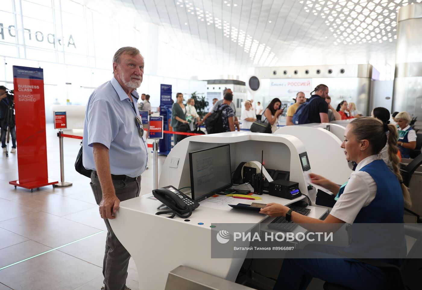 Прибытие первого рейса в аэропорт Геленджика после возобновления работы 