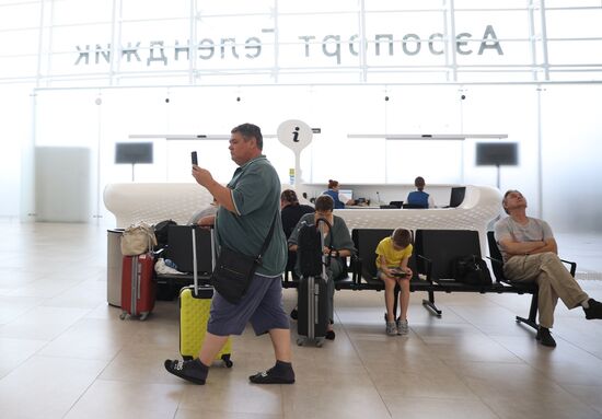 Прибытие первого рейса в аэропорт Геленджика после возобновления работы 