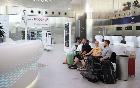 Прибытие первого рейса в аэропорт Геленджика после возобновления работы 