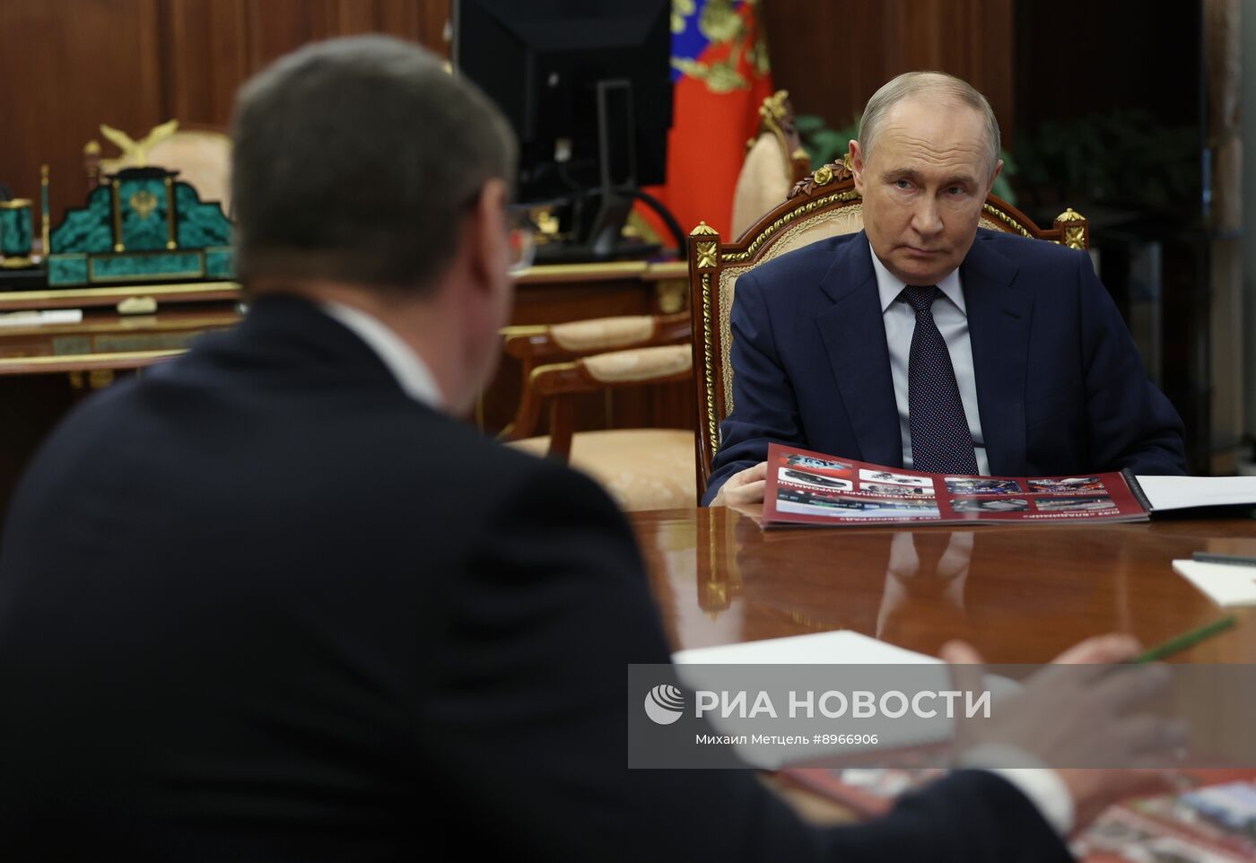 Президент Владимир Путин провел встречу с губернатором Владимирской области Александром Авдеевым