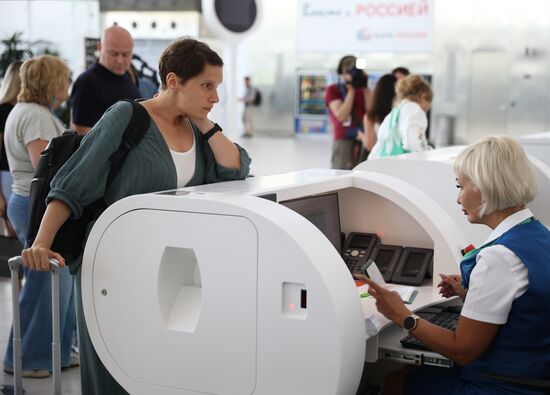 Прибытие первого рейса в аэропорт Геленджика после возобновления работы 