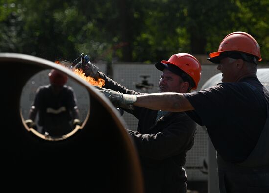Работы по прокладке газопровода на Кропоткинском дюкере