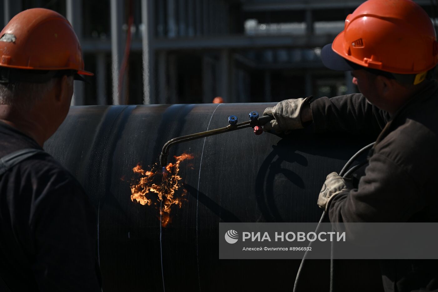 Работы по прокладке газопровода на Кропоткинском дюкере