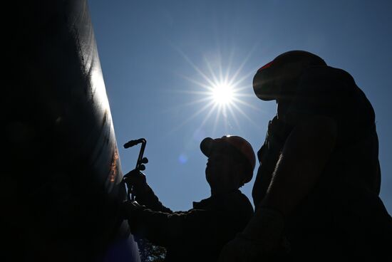 Работы по прокладке газопровода на Кропоткинском дюкере