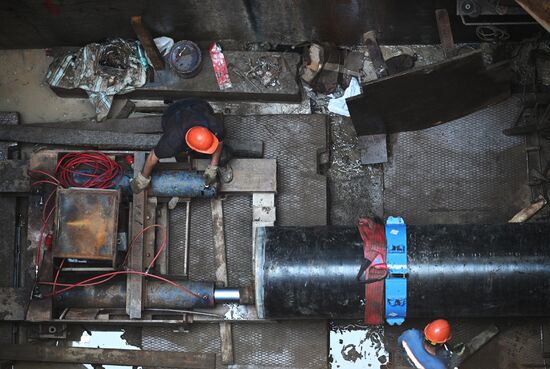 Работы по прокладке газопровода на Кропоткинском дюкере