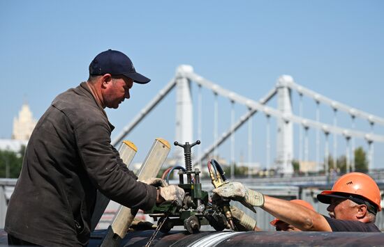 Работы по прокладке газопровода на Кропоткинском дюкере