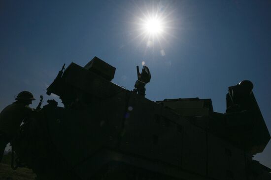 Дежурство расчета ЗРК "Тор-М2" группировки войск "Центр" в ДНР