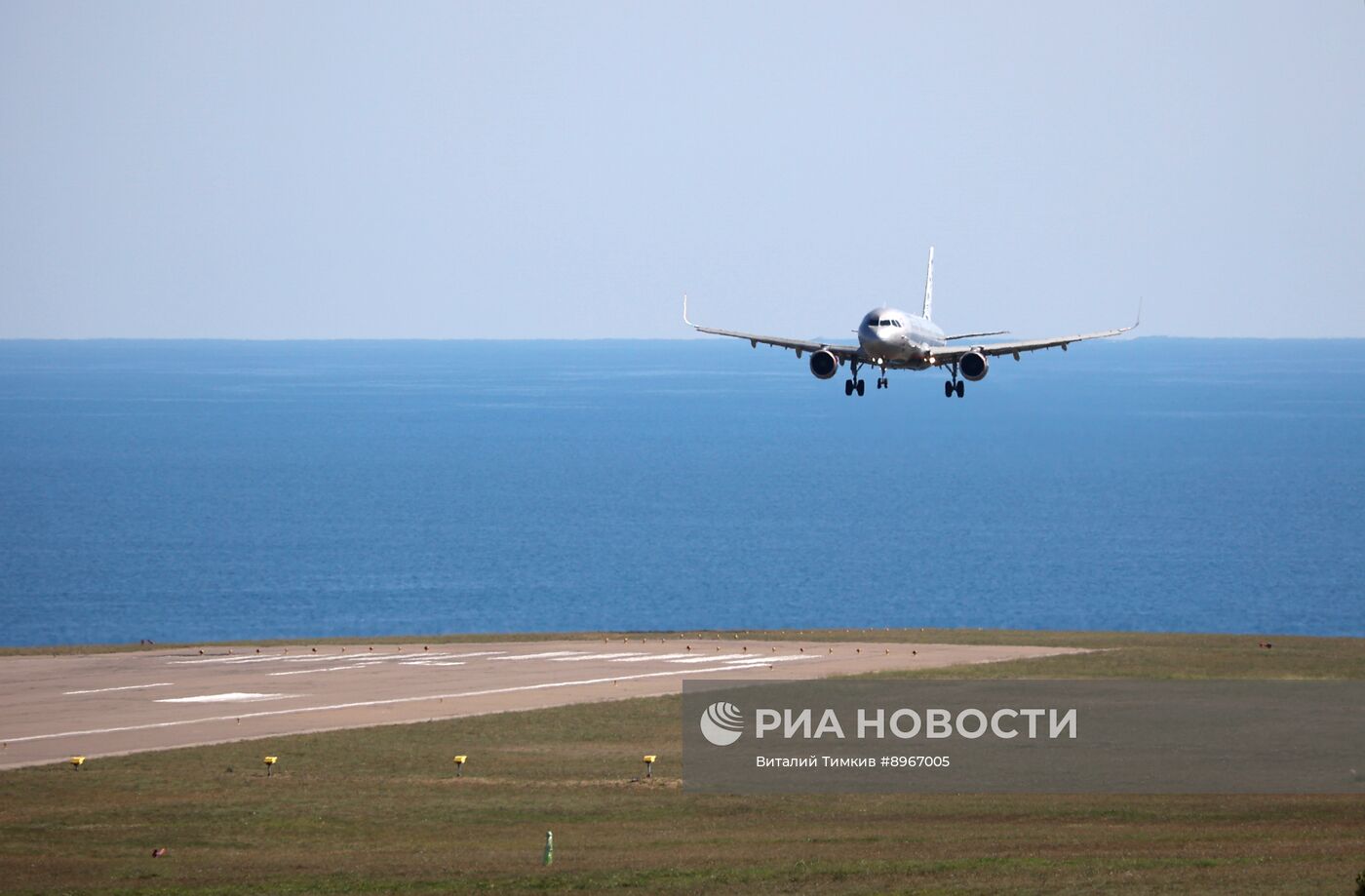 Прибытие первого рейса в аэропорт Геленджика после возобновления работы 