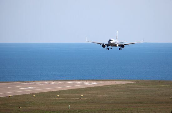 Прибытие первого рейса в аэропорт Геленджика после возобновления работы 