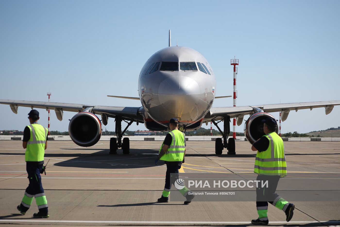 Прибытие первого рейса в аэропорт Геленджика после возобновления работы 