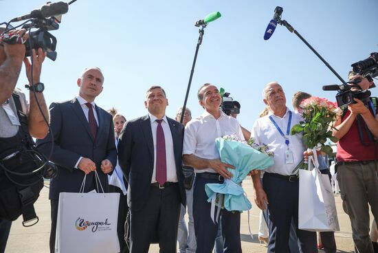 Прибытие первого рейса в аэропорт Геленджика после возобновления работы 