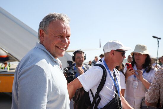 Прибытие первого рейса в аэропорт Геленджика после возобновления работы 