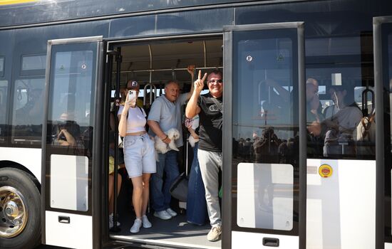 Прибытие первого рейса в аэропорт Геленджика после возобновления работы 