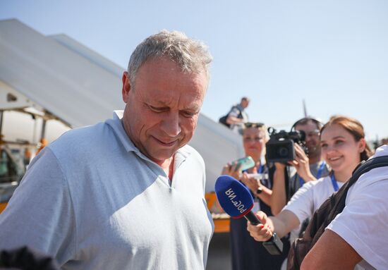 Прибытие первого рейса в аэропорт Геленджика после возобновления работы 