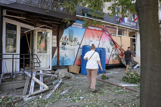 Последствия удара со стороны ВСУ по центру Донецка