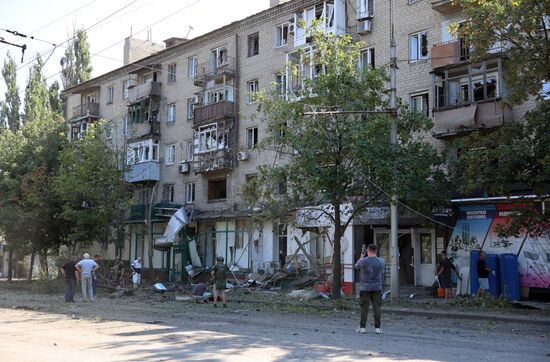 Последствия удара со стороны ВСУ по центру Донецка