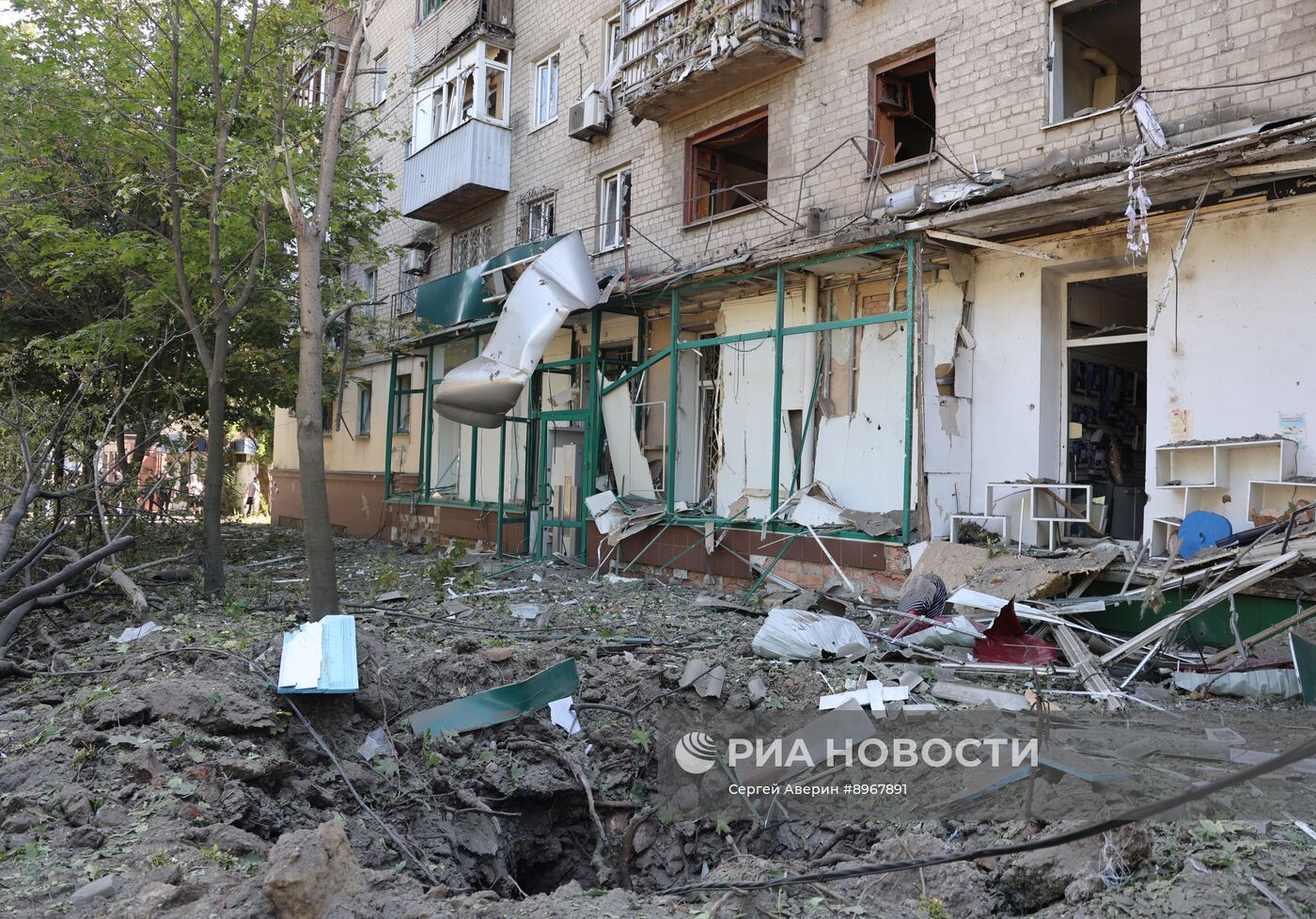 Последствия удара со стороны ВСУ по центру Донецка