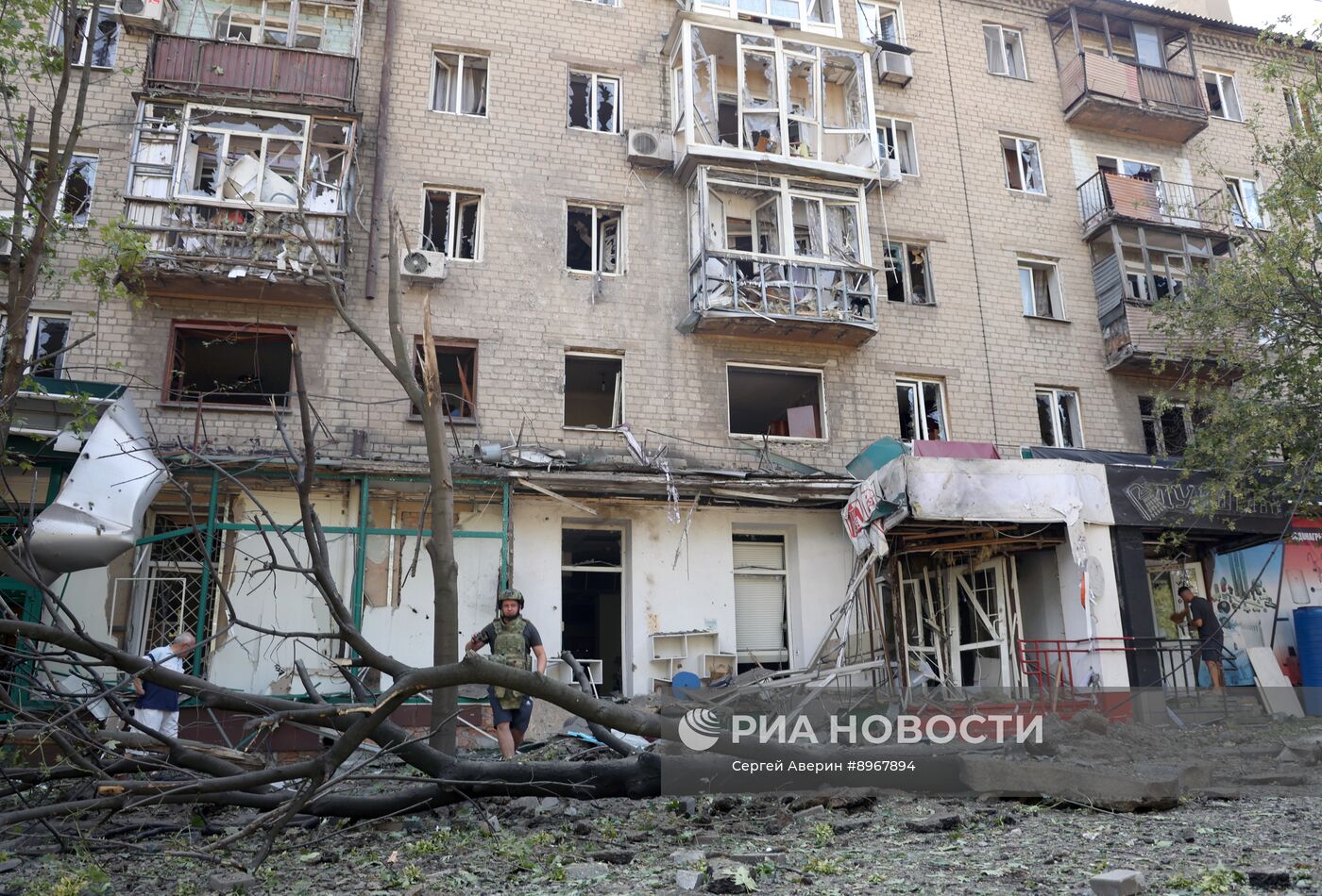 Последствия удара со стороны ВСУ по центру Донецка