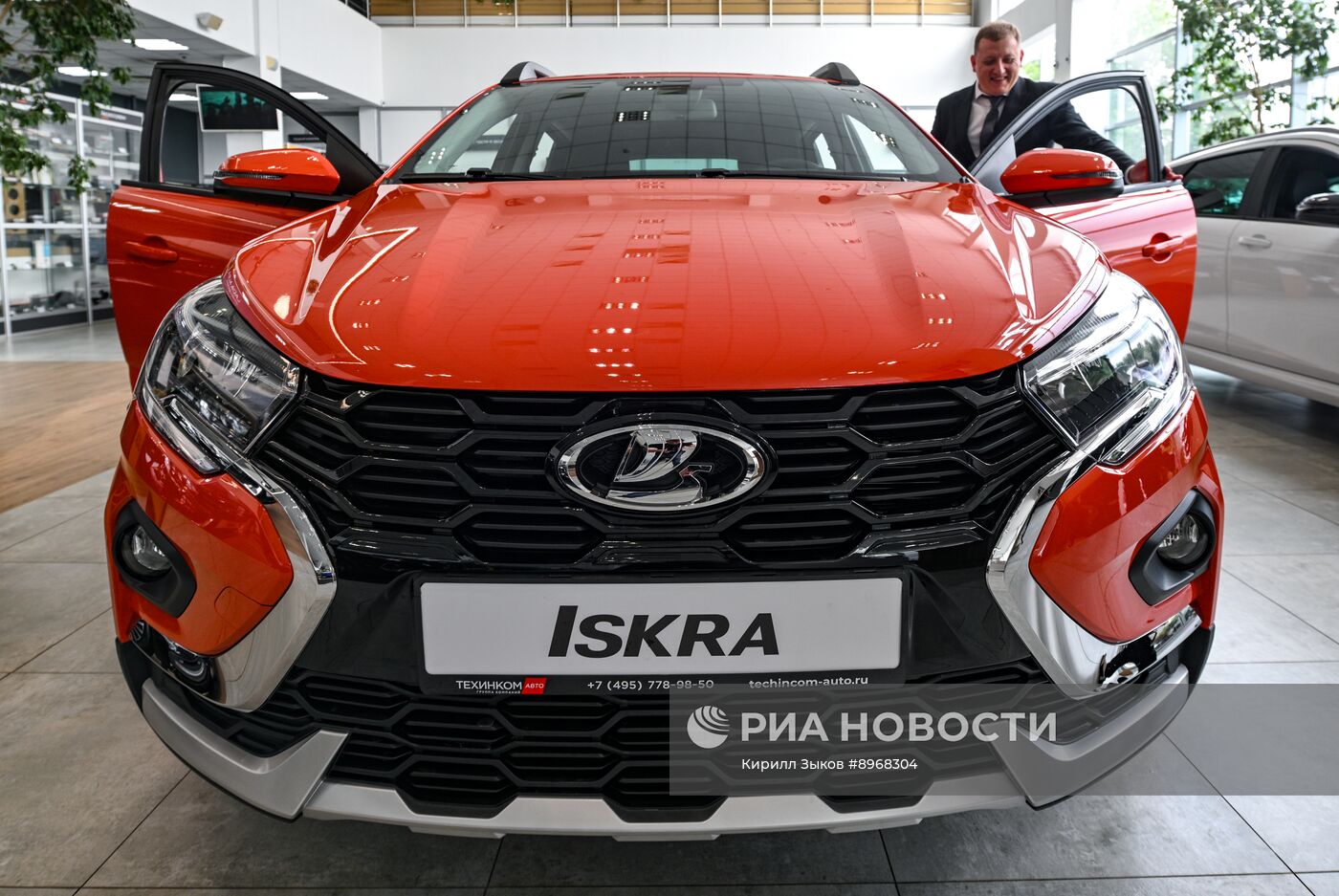 Начало продаж автомобилей Lada Iskra