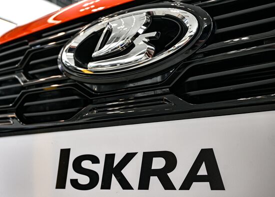Начало продаж автомобилей Lada Iskra