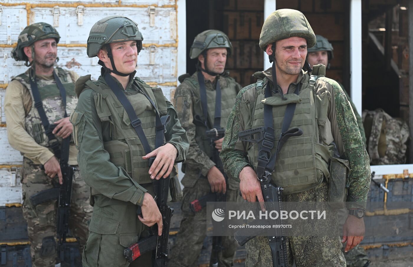 Боевая подготовка военнослужащих-контрактников на полигоне в Ростовской области