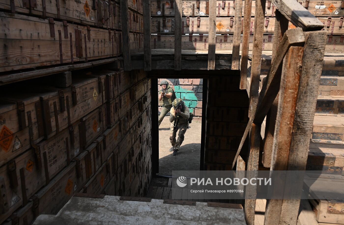 Боевая подготовка военнослужащих-контрактников на полигоне в Ростовской области