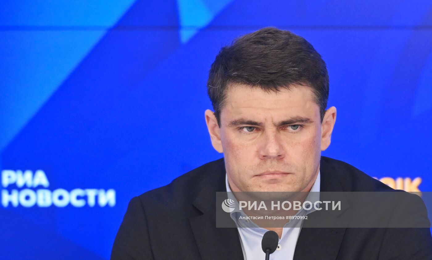 П/к председателя Комитета Госдумы РФ по информационной политике, информационным технологиям и связи С. Боярского