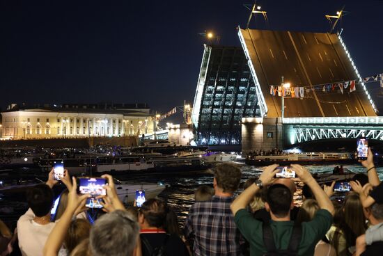 Водные прогулки по Неве в Санкт-Петербурге