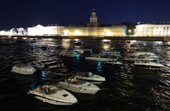Водные прогулки по Неве в Санкт-Петербурге