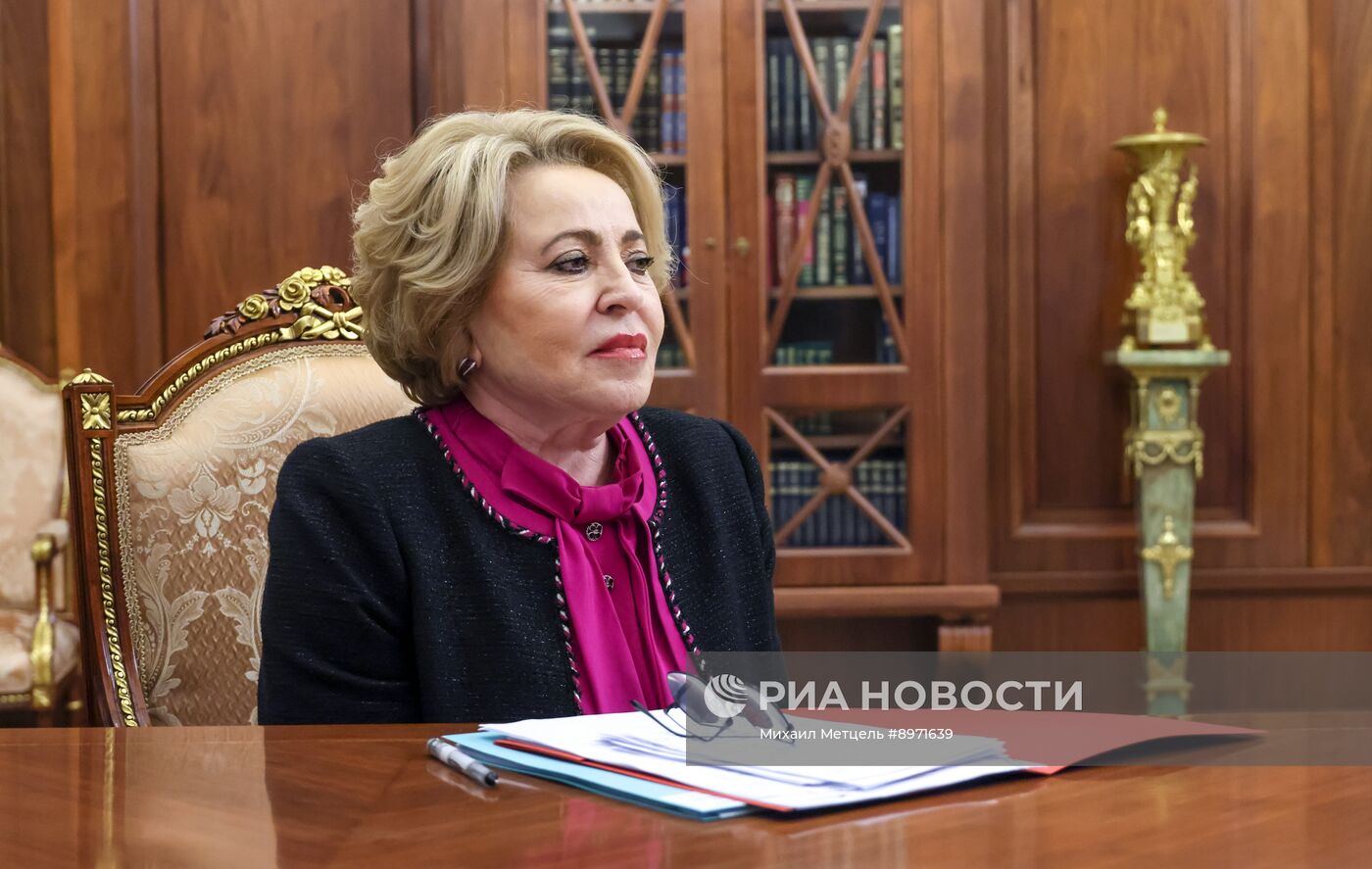Президент Владимир Путин встретился с председателем Совета Федерации РФ Валентиной Матвиенко