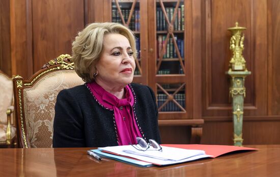 Президент Владимир Путин встретился с председателем Совета Федерации РФ Валентиной Матвиенко