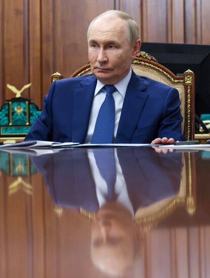 Президент Владимир Путин встретился с председателем Совета Федерации РФ Валентиной Матвиенко