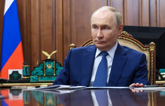 Президент Владимир Путин встретился с председателем Совета Федерации РФ Валентиной Матвиенко