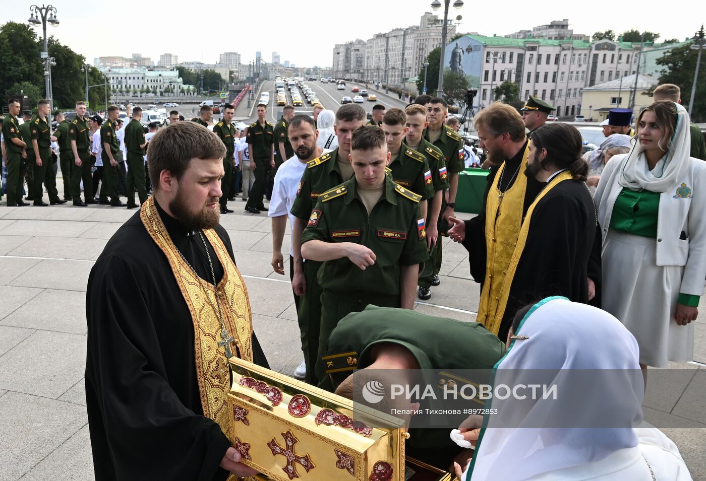 Патриаршее служение в День крещения Руси