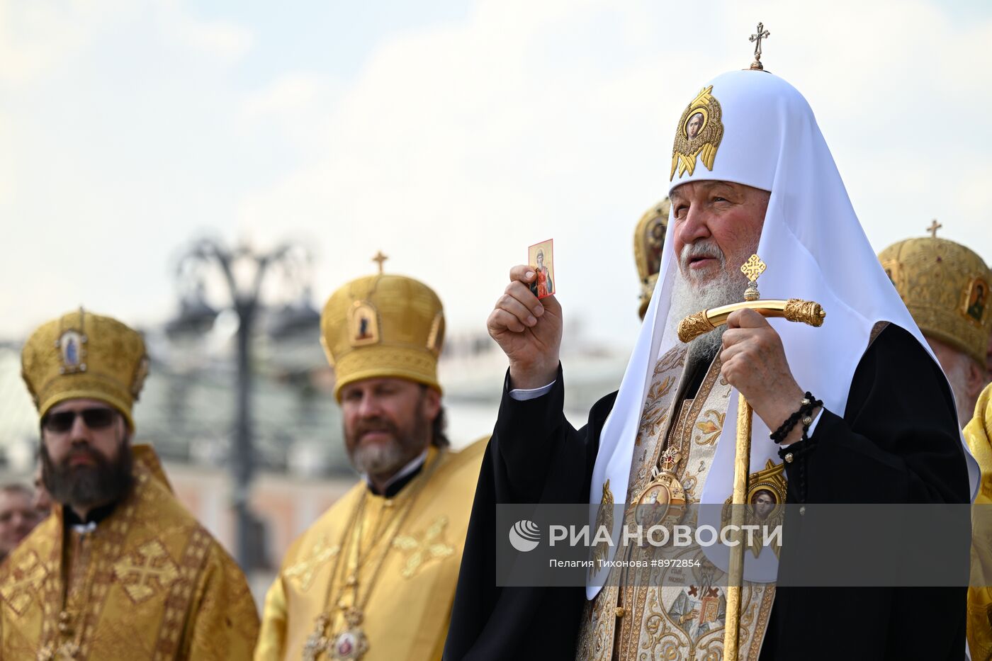 Патриаршее служение в День крещения Руси