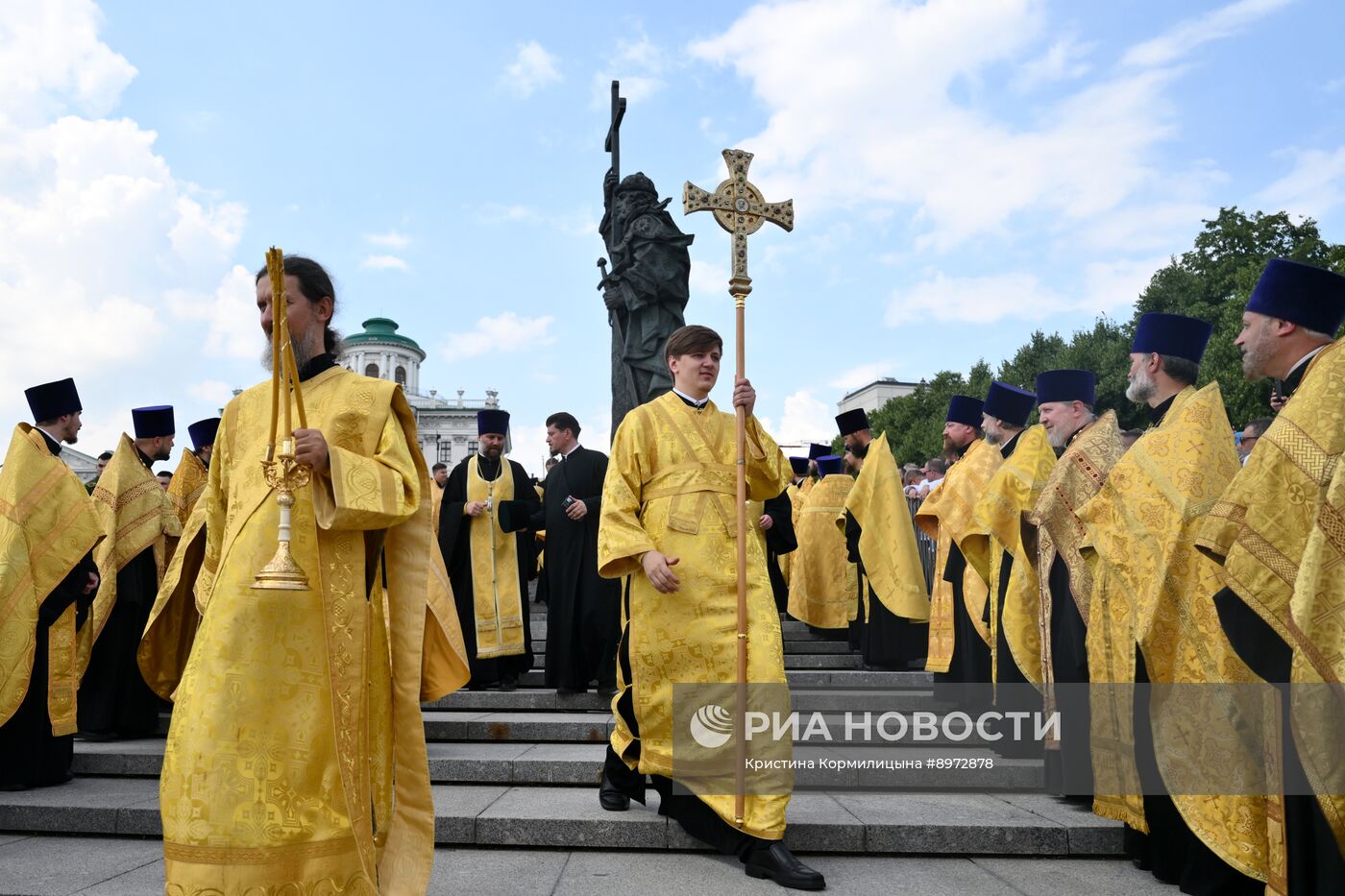 Патриаршее служение в День крещения Руси