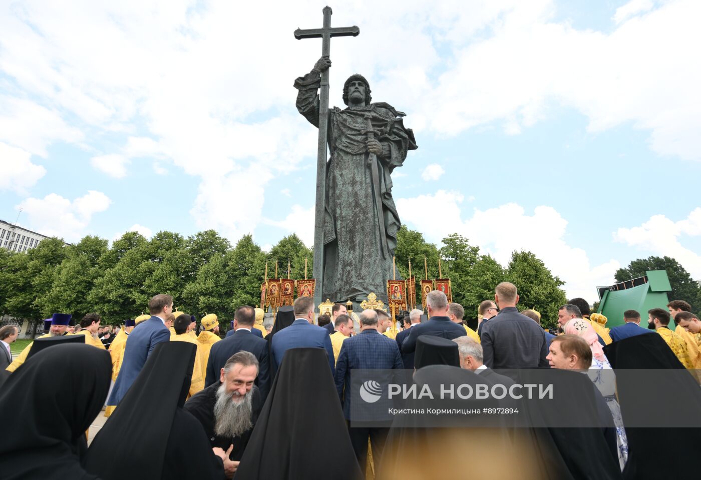 Патриаршее служение в День крещения Руси