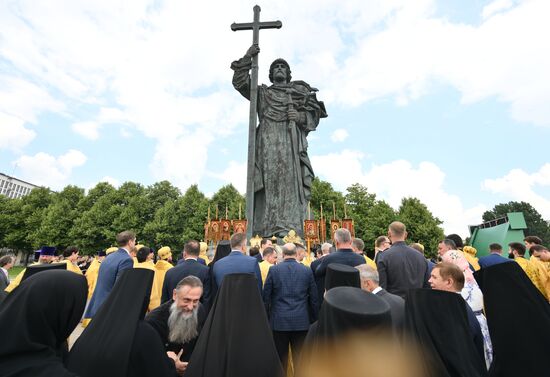 Патриаршее служение в День крещения Руси