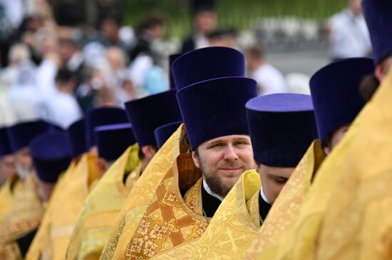 Патриаршее служение в День крещения Руси