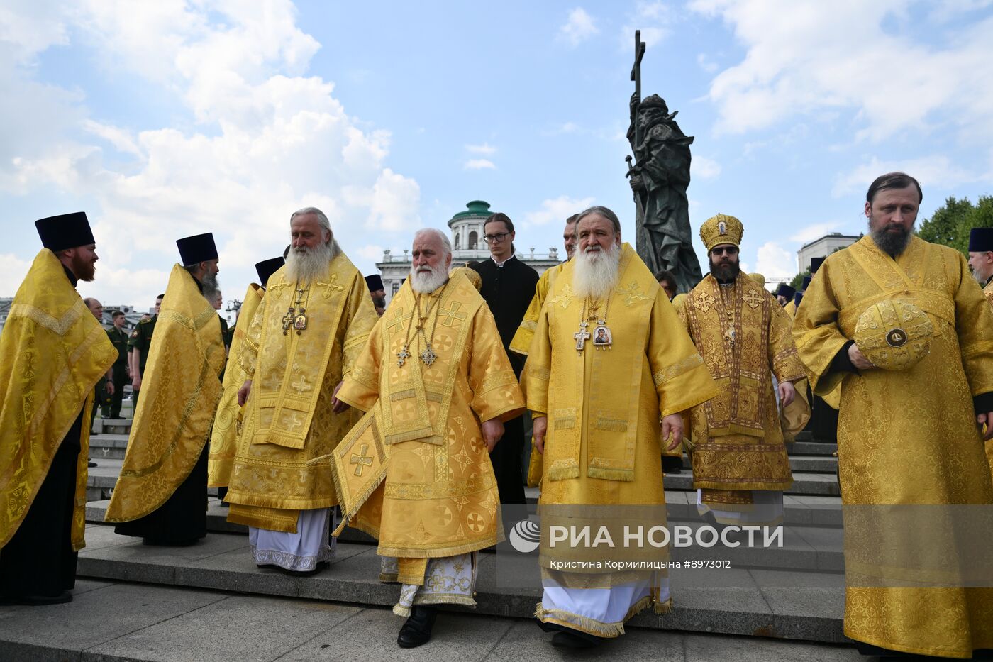 Патриаршее служение в День крещения Руси