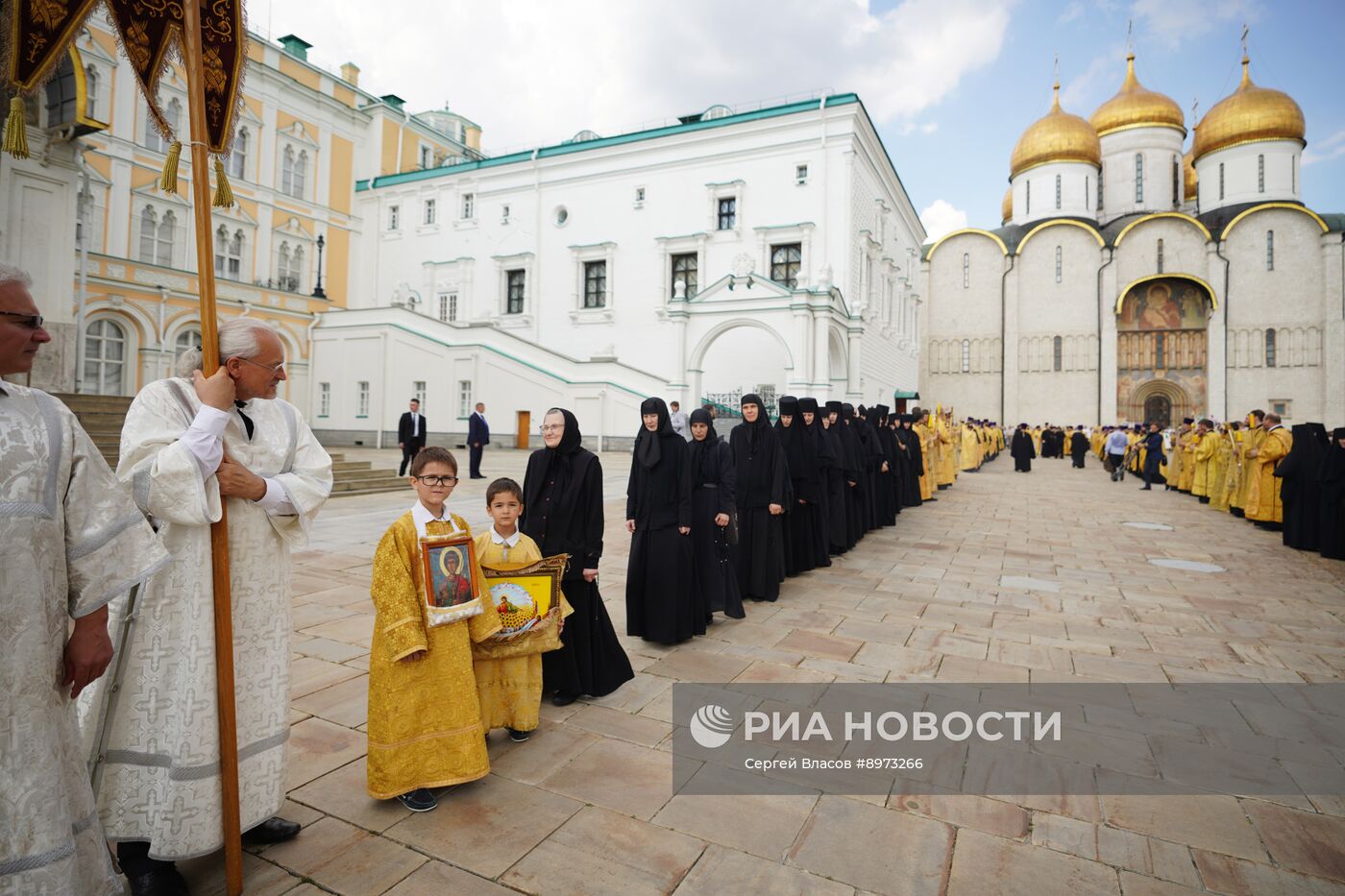 Патриаршее служение в День крещения Руси