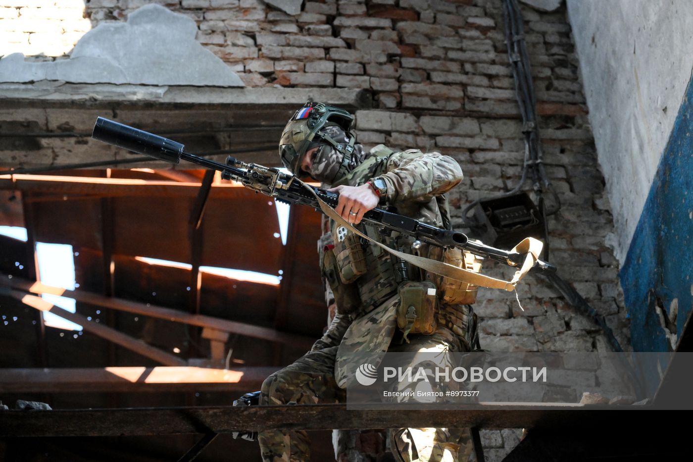 Тренировка снайперов группировки войск "Центр" в боевых условиях на Красноармейском направлении в ДНР
