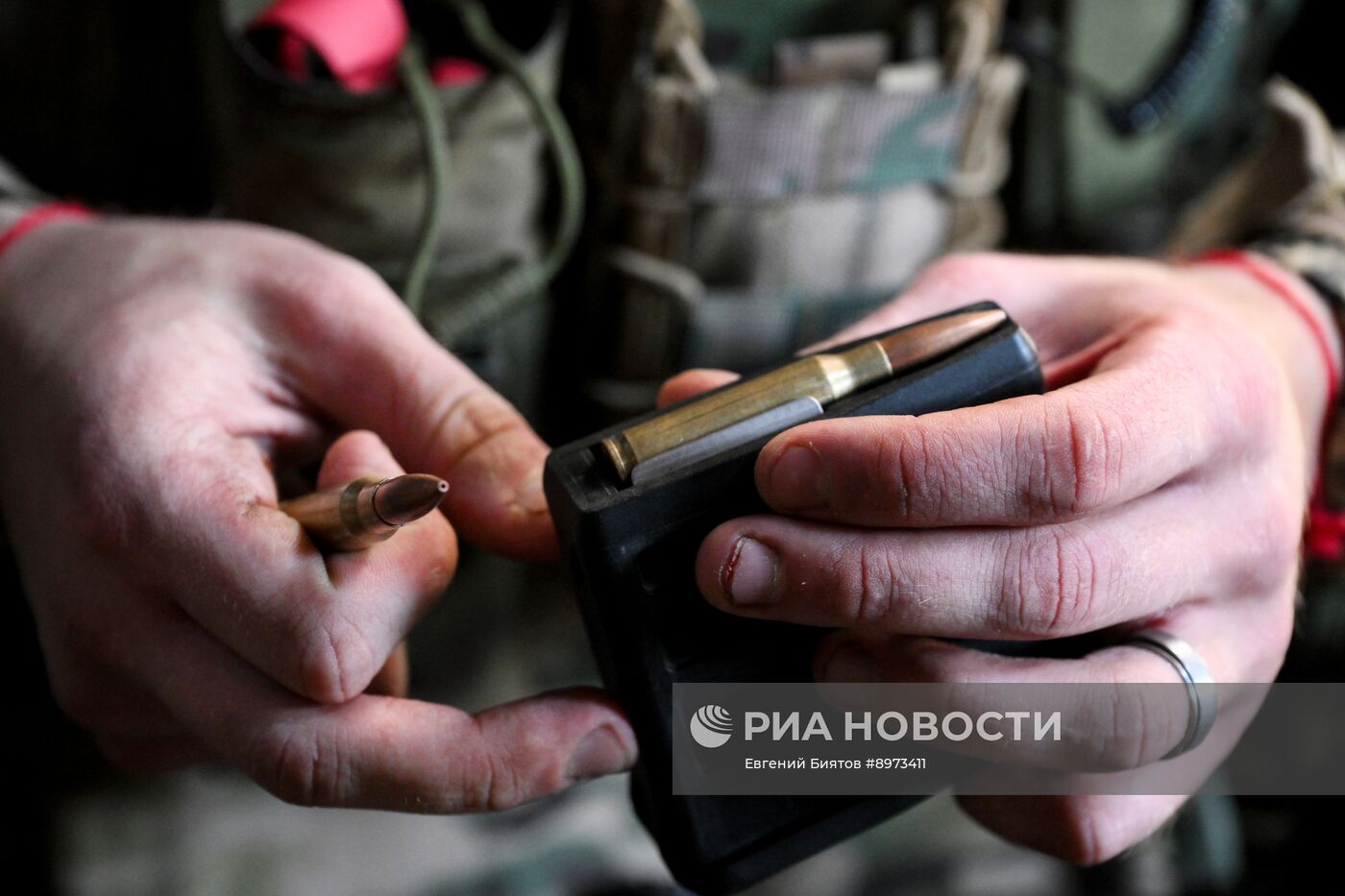 Тренировка снайперов группировки войск "Центр" в боевых условиях на Красноармейском направлении в ДНР