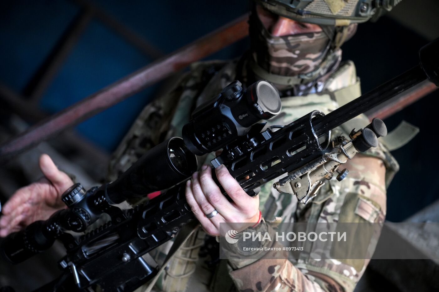 Тренировка снайперов группировки войск "Центр" в боевых условиях на Красноармейском направлении в ДНР