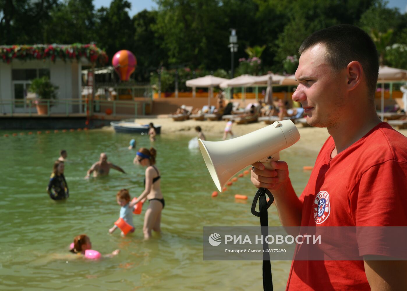 Обновленная пляжная зона на Пионерском пруду в Парке Горького