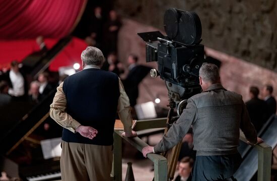 Съёмки фильма Алексея Учителя "Шум времени"