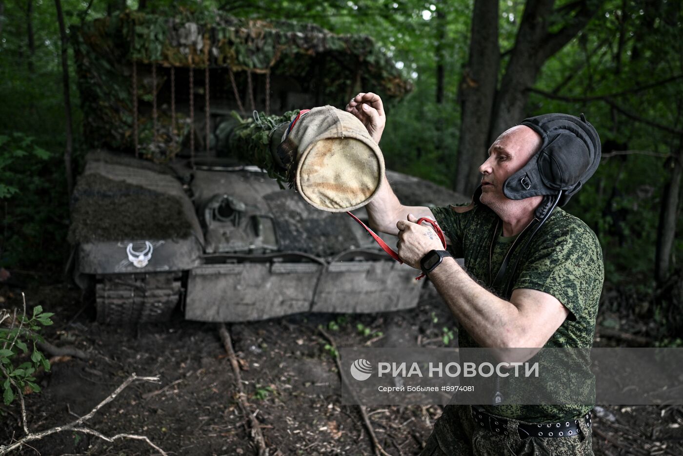 Танкисты группировки войск "Север" в Курской области