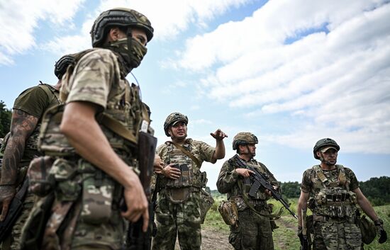 Отработка боевого слаживания морпехами группировки войск "Север" в Курской области